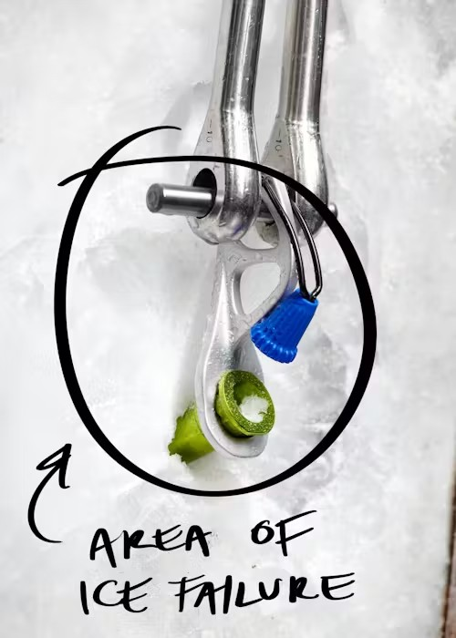 Seneida Biendarra climbing